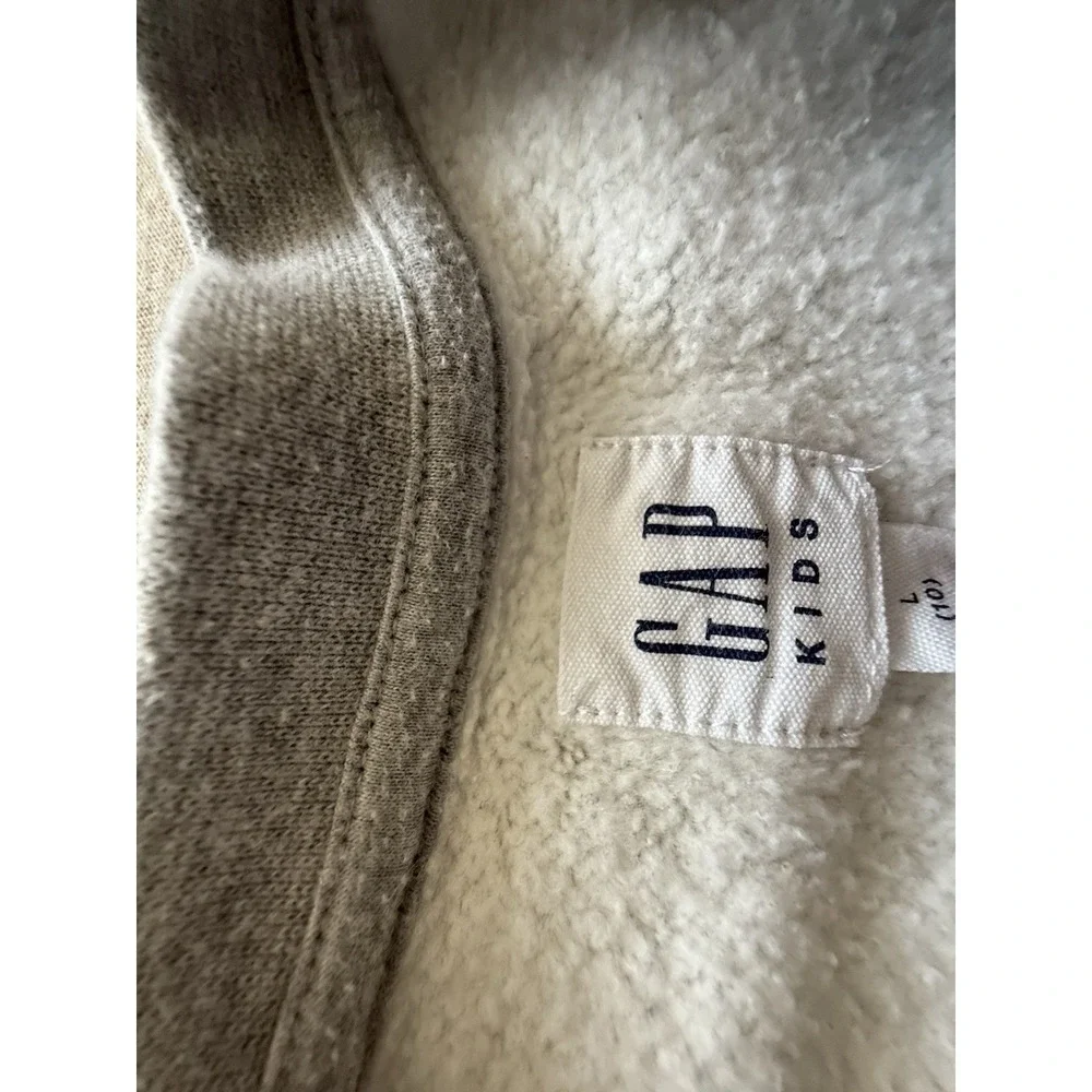Gap Kids Snoopy Christmas Gray Sweater Pull Over